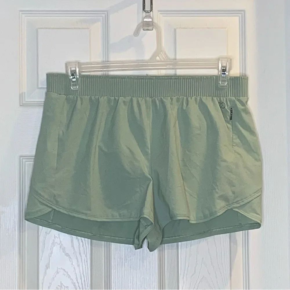 CALIA by Carrie Underwood Mint Athletic Shorts Lightweight Design Size Large